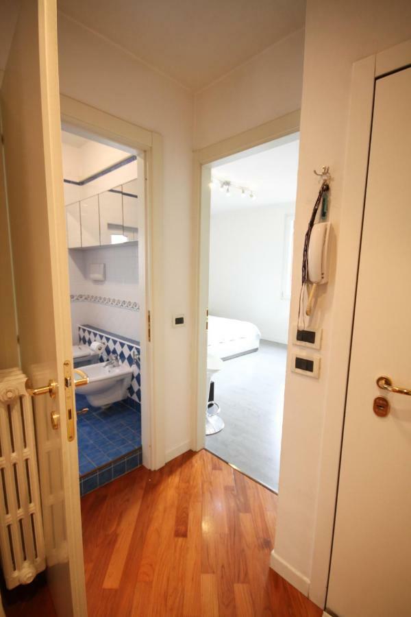 Bianco Apartment เวโรนา ภายนอก รูปภาพ