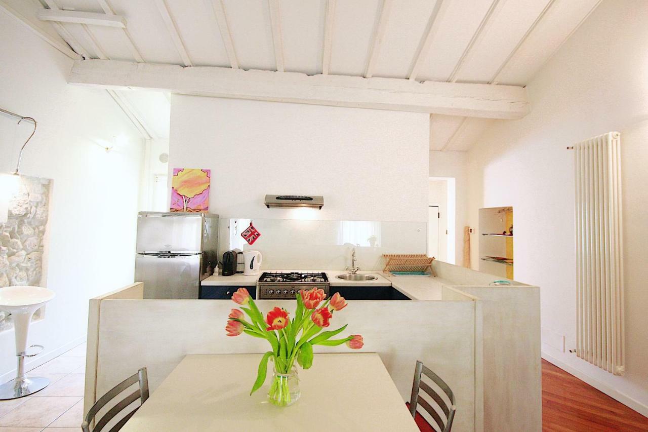 Bianco Apartment เวโรนา ภายนอก รูปภาพ