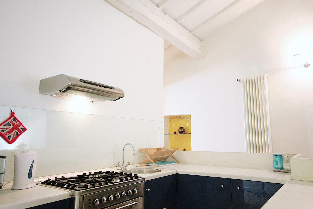 Bianco Apartment เวโรนา ภายนอก รูปภาพ